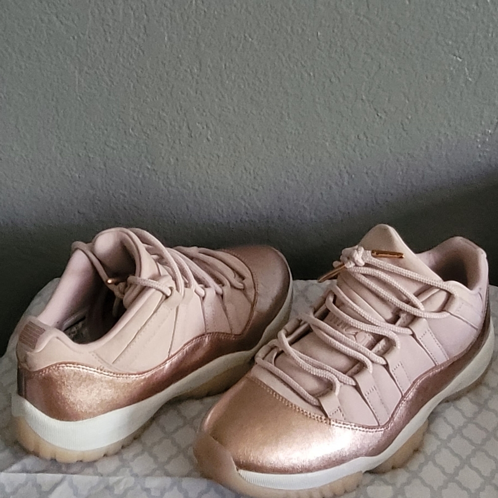 Rose Gold woman's 9.5
